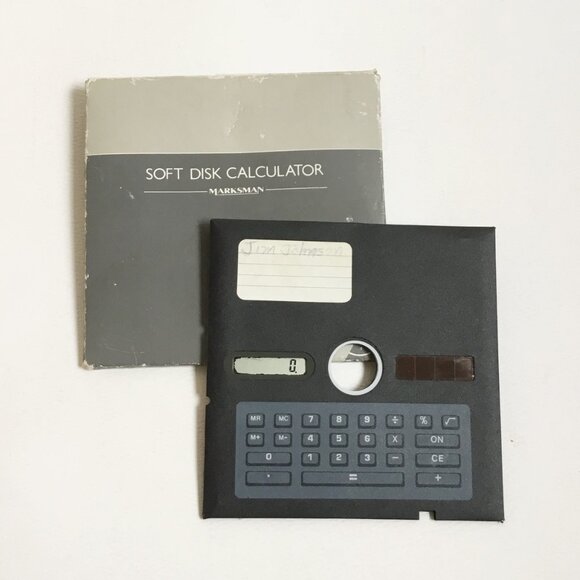 Vintage Floppy Disc Shaped Solar Calculator & Case PF Product Marksman TT Design - Picture 1 of 7